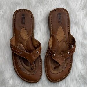 Born Women's Brown Leather Sandals Preowned worn see photos size 7